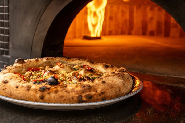 Pourquoi opter pour un four à pizza à bois ?